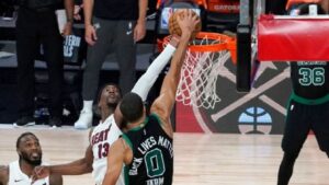Block tersadis NBA 2025 momen brutal Bam Adebayo hadang dunk Jayson Tatum