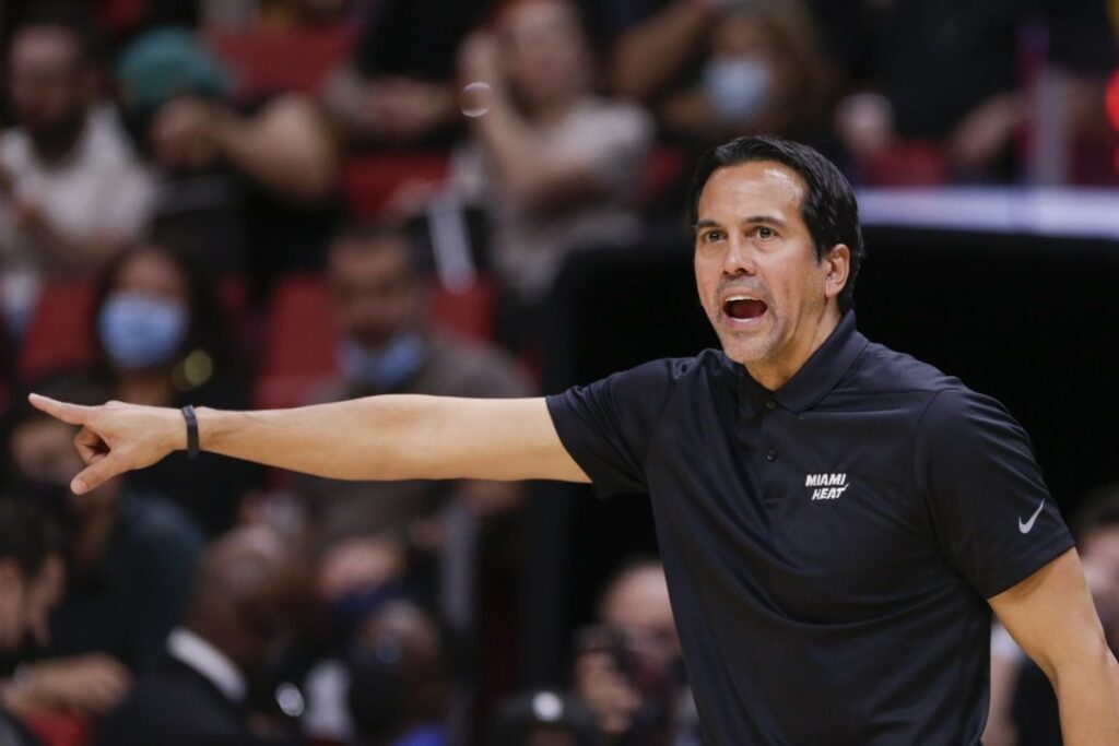 pelatih sukses maksimalkan pemain non-starter NBA 2026 playoff