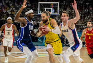 ilustrasi pertandingan FIBA World Cup dengan pemain dari berbagai negara berebut bola di arena basket internasional
